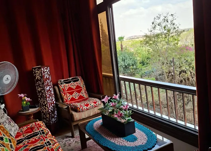Unique Close To Cairo Airport With Free Dropoff To Airport شقة فاخرة تطل على مطار القاهرة الدولي مع توصيل مجاني الى المطار 独特公寓 毗邻开罗国际机场 免费接送至机场